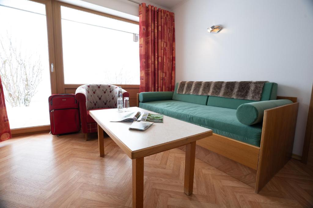 Posezení v ubytování Osserhotel - B&B am Osser
