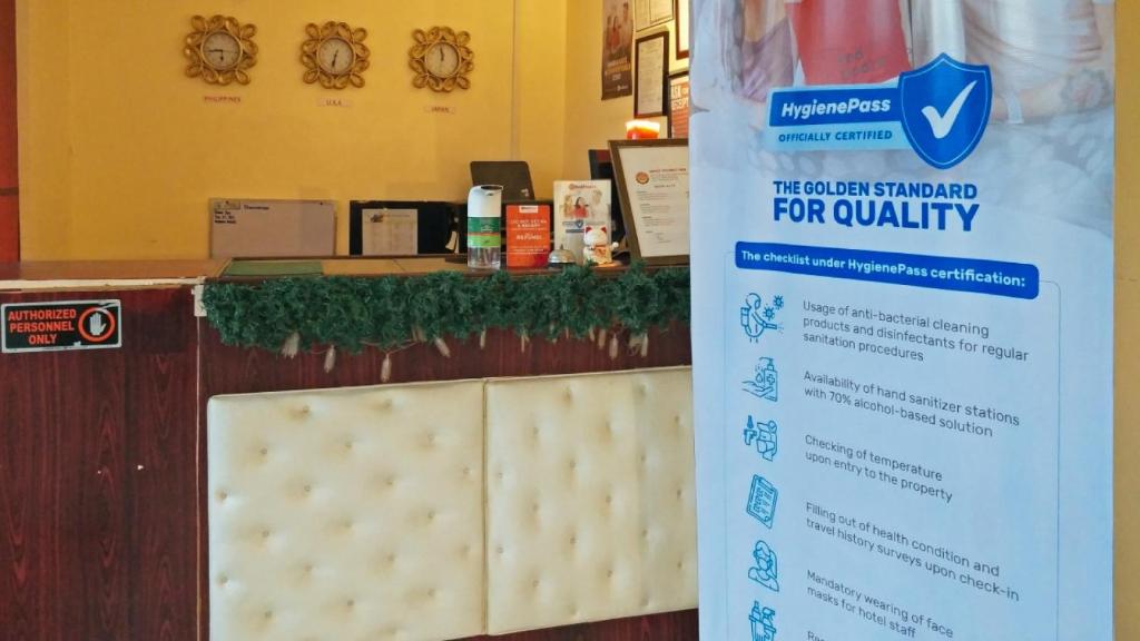 Certifikát, hodnocení, plakát nebo jiný dokument vystavený v ubytování RedDoorz near Baclay Drive Super Metro