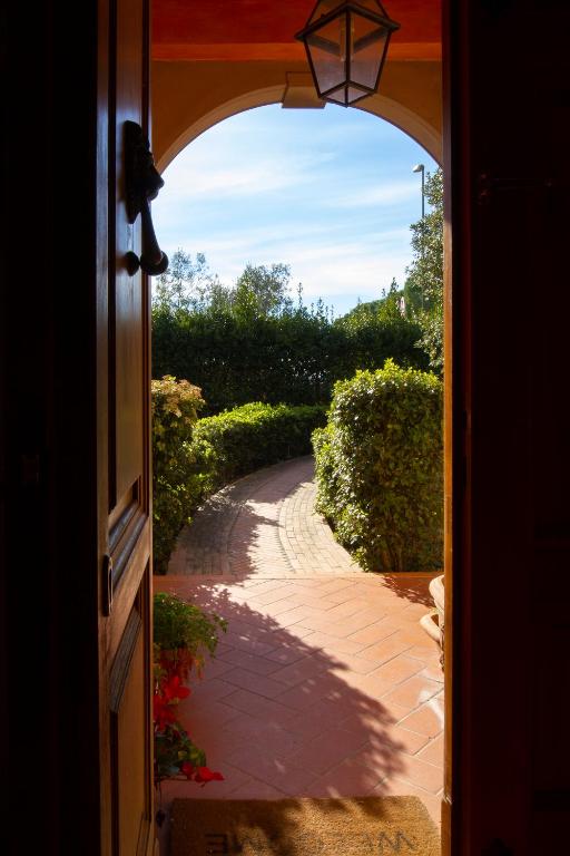 A garden outside Rosso Del Chianti