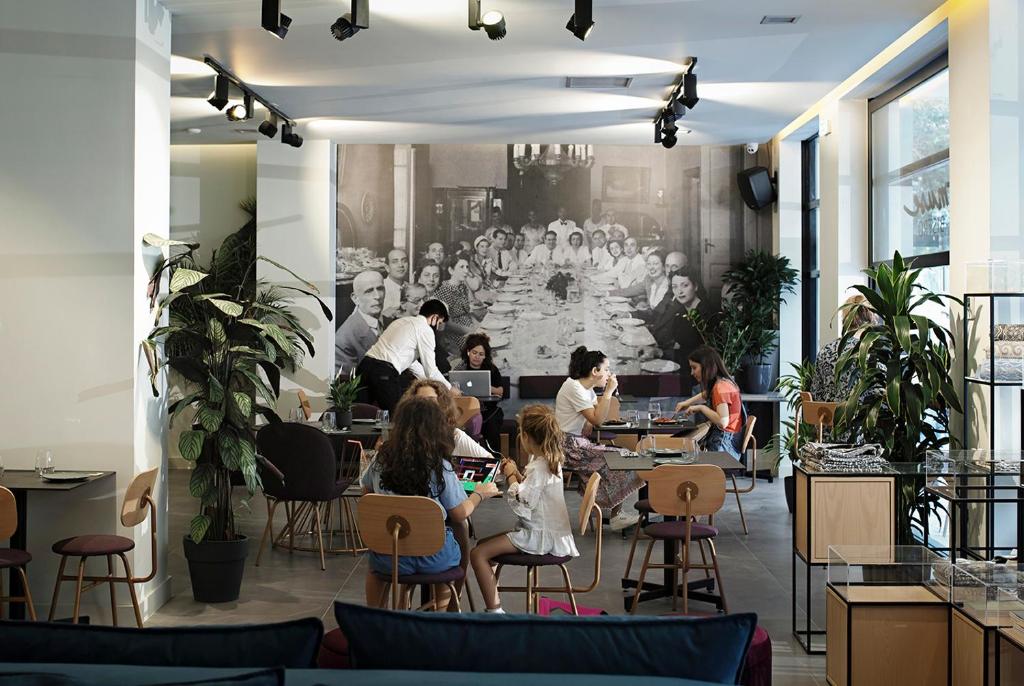 The Gem Society Hotel - Resim 13