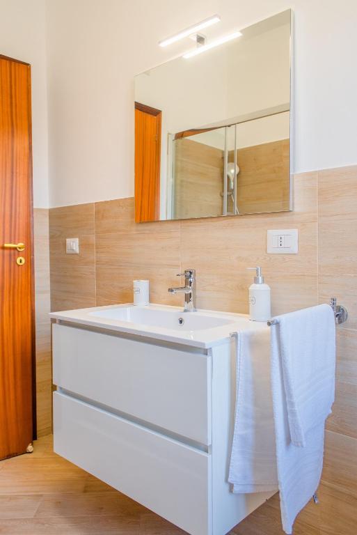 A bathroom at Appartamenti Parco Archeologico