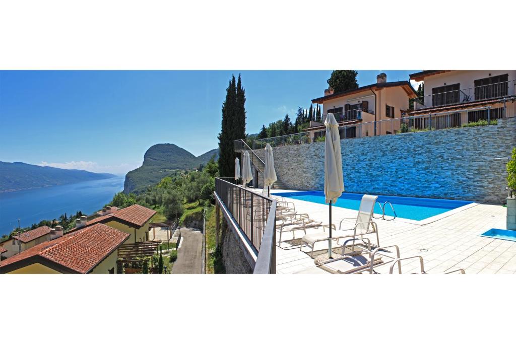 La Quiete 09 terrace apartment by Gardadomusmea, Tremosine Sul Garda