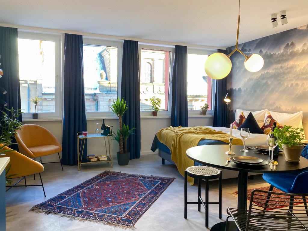Astoria Apartments - Studio Apartment