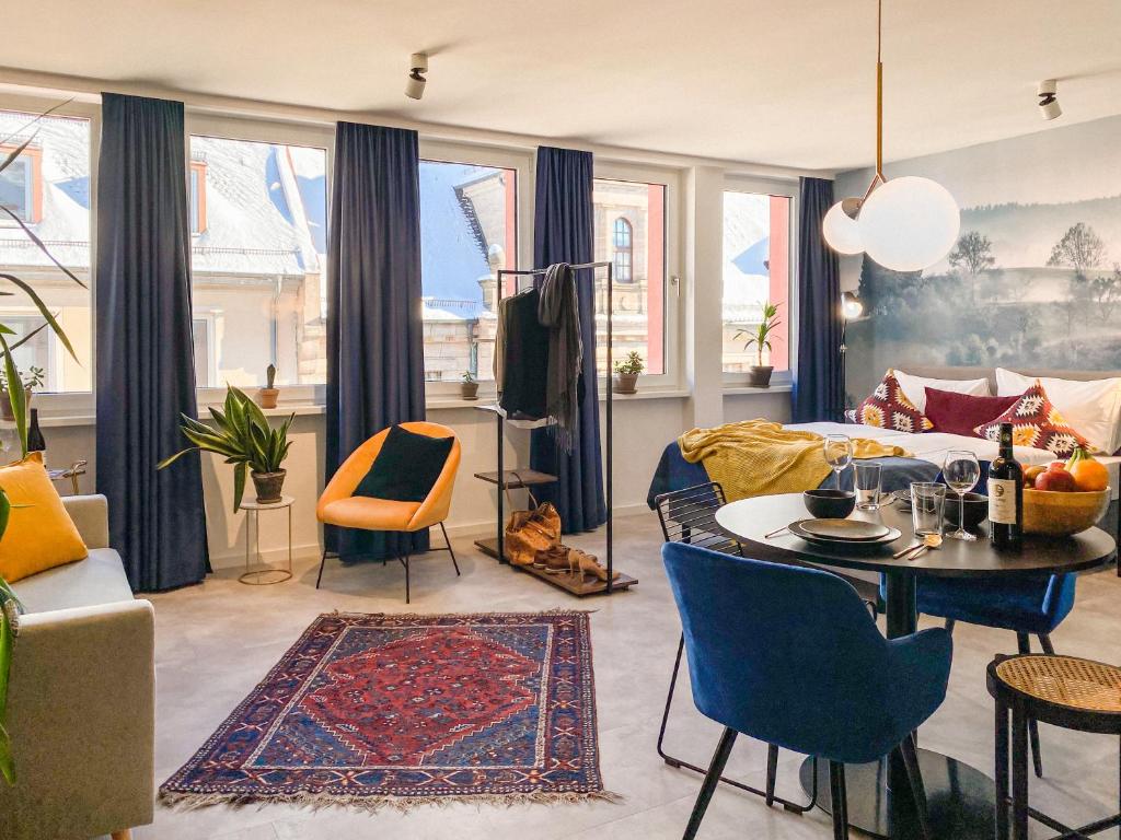 Astoria Apartments - One-Bedroom Apartment