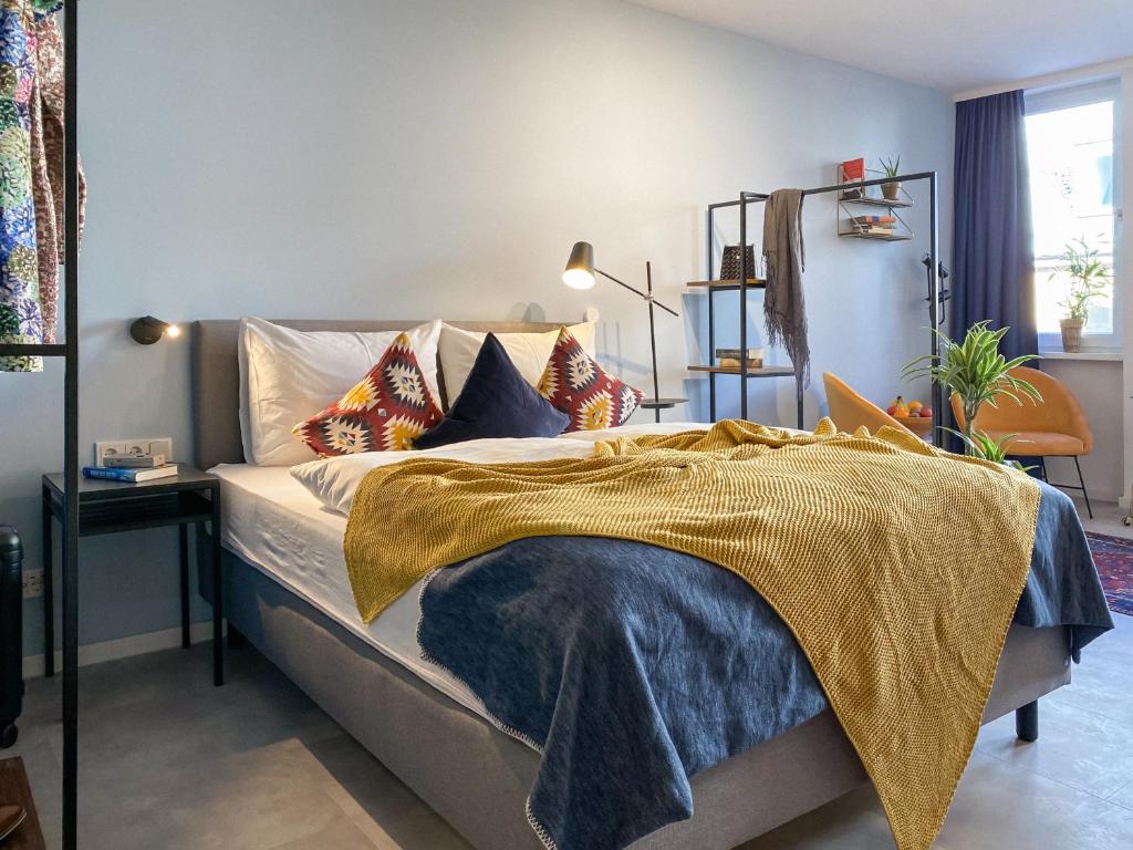 Astoria Apartments - One-Bedroom Apartment