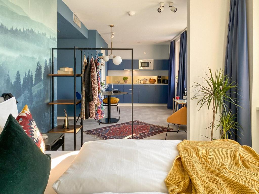 Astoria Apartments - One-Bedroom Apartment