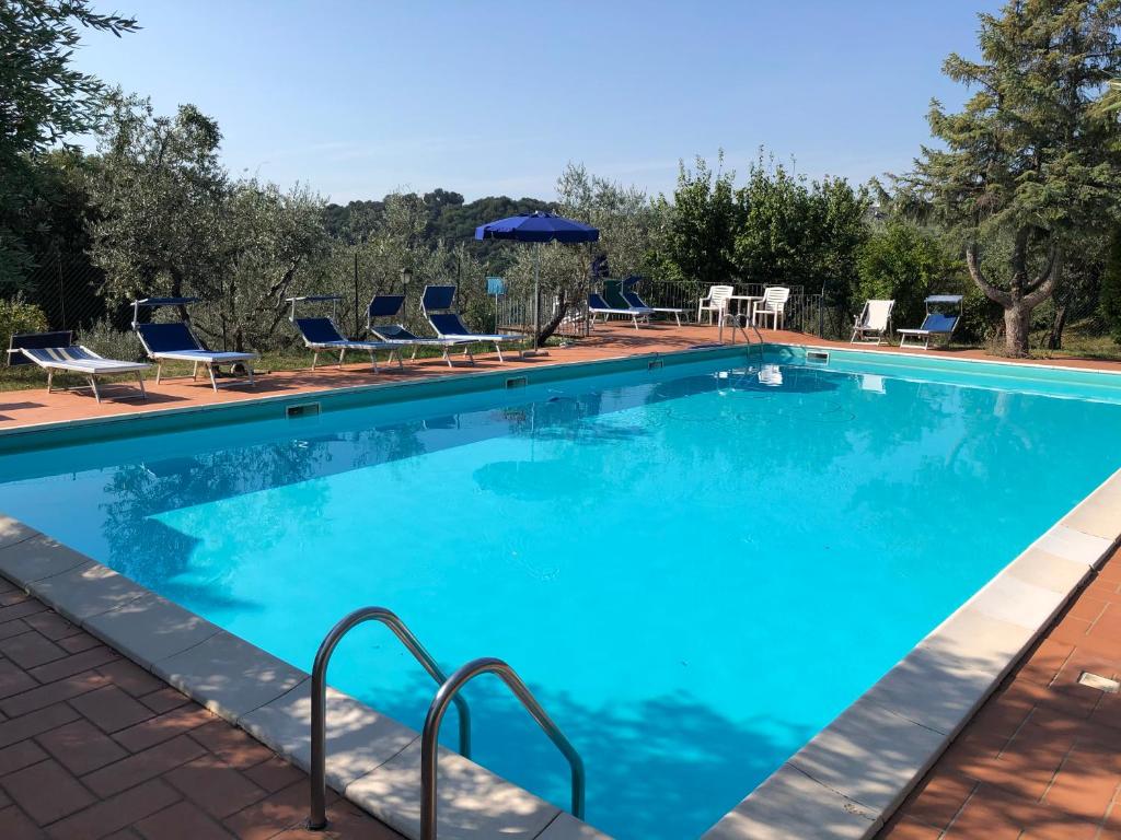 Bazén v ubytování Agriturismo Camiano Piccolo nebo v jeho okolí