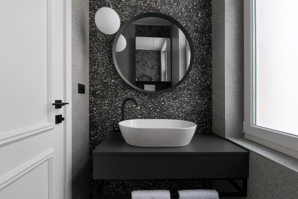 Bumblebee Luxury Apartments 2 - 14