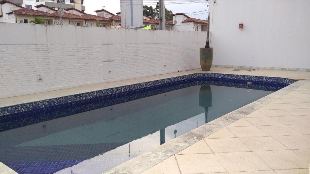  Casa com piscina e suítes