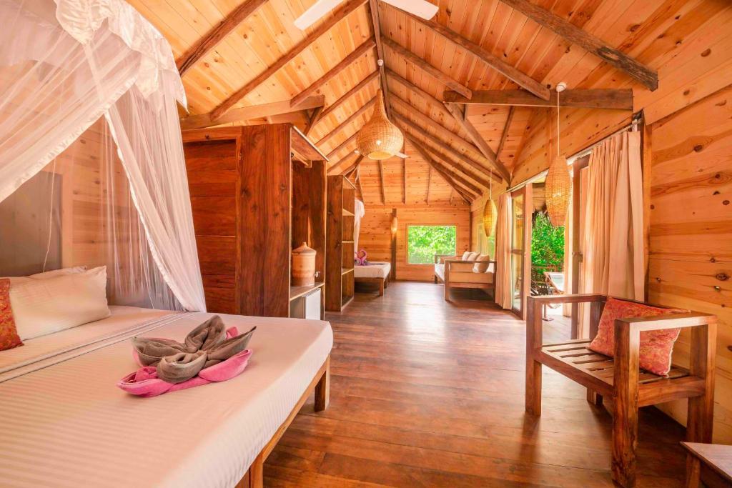 Postel nebo postele na pokoji v ubytování Jungle Beach Ahungalla