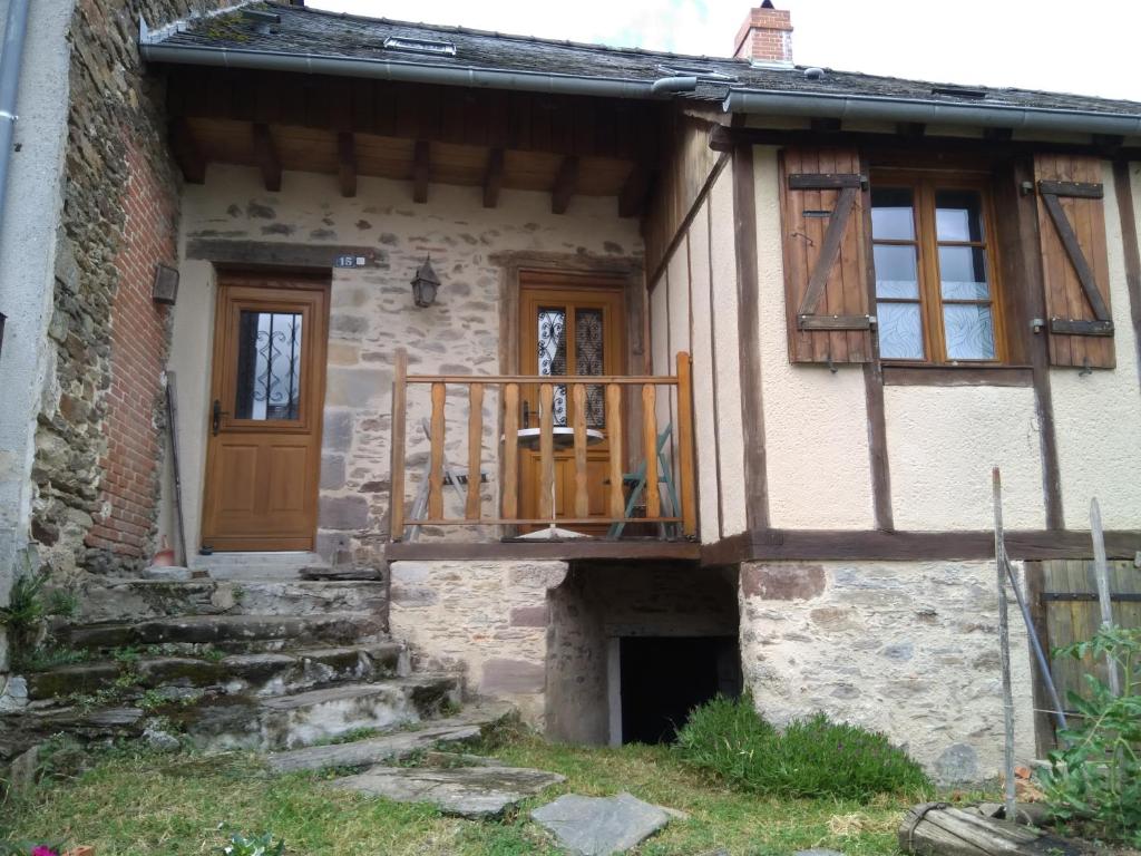 Petite maison centre Pompadour - Housity