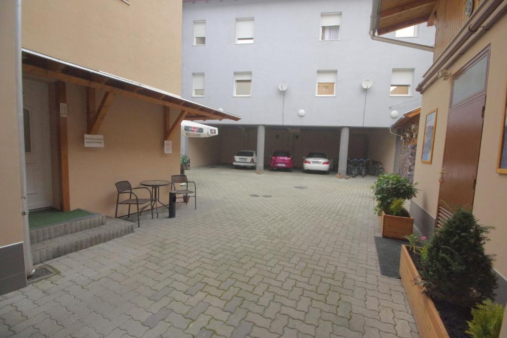 Budova, kde se hotel nachází