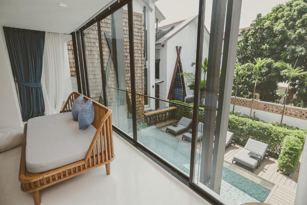 THEE Vijit Lanna by TH District - Lanna Suite With Pool View