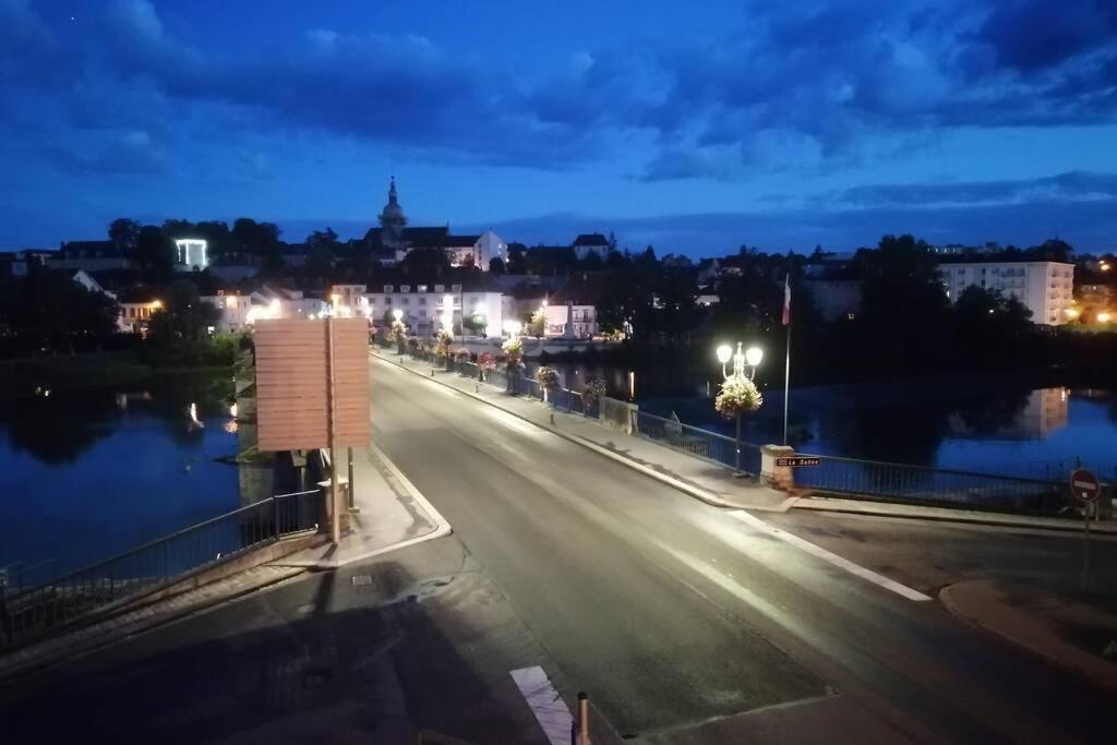 Výhled na řeku, která protéká v blízkosti apartmánu