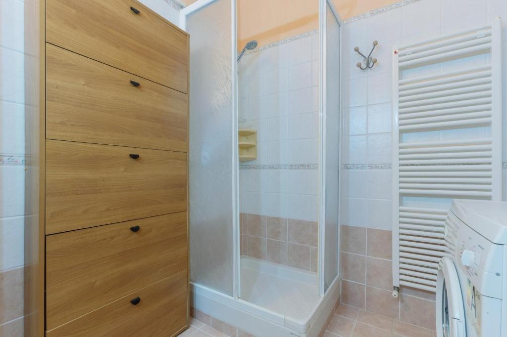 Koupelna v ubytování Lido Degli Estensi Flat con Balcone e Parcheggio!