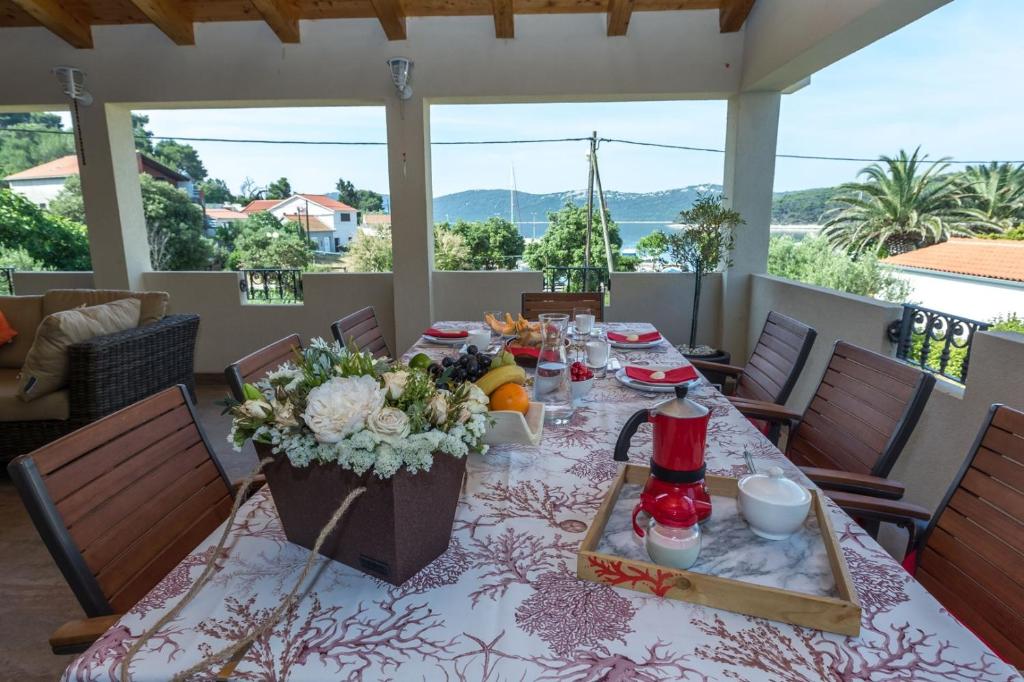 Balkon lub taras w obiekcie Beachfront Holiday House Kaliope