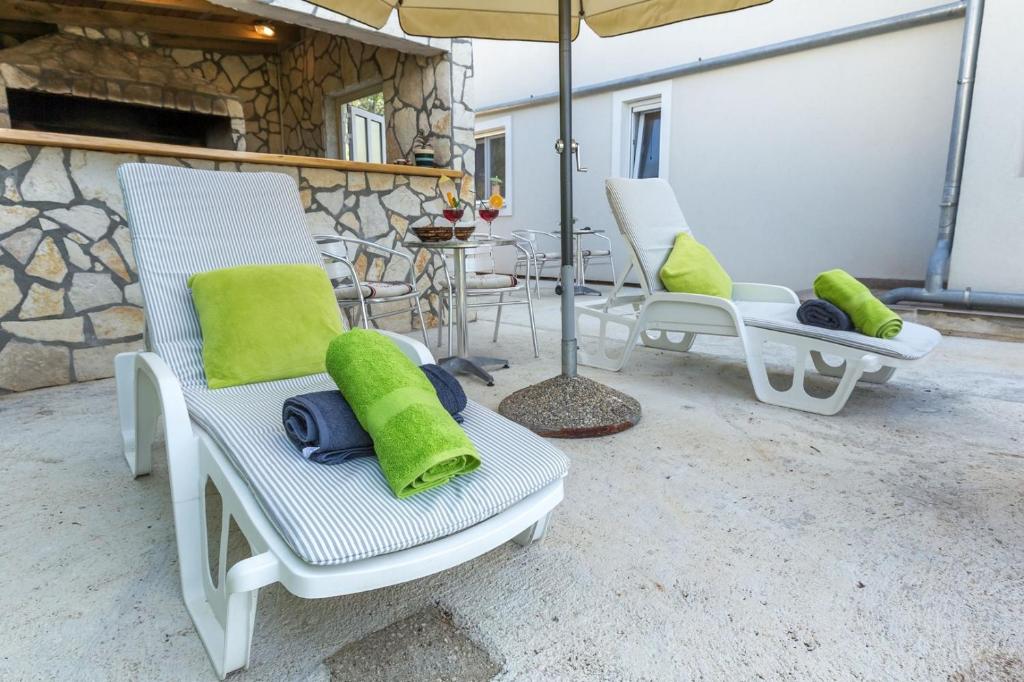 Część wypoczynkowa w obiekcie Beachfront Holiday House Kaliope