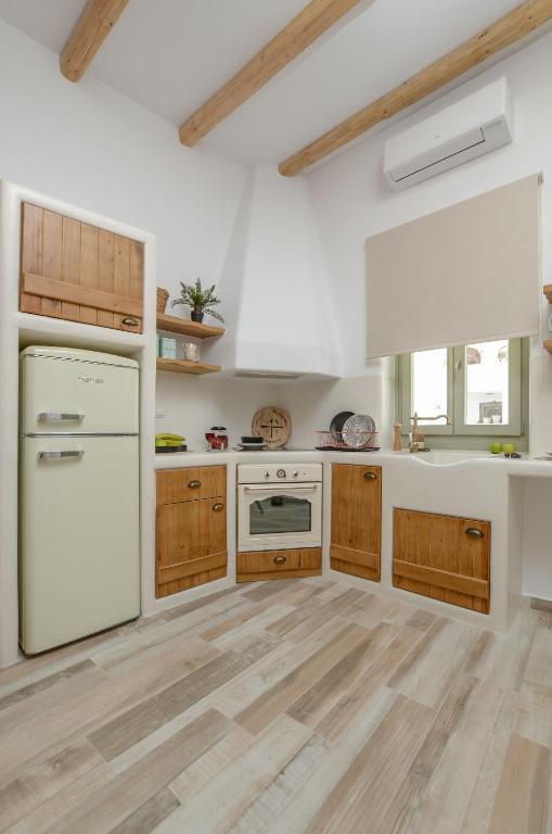 Kuchyň nebo kuchyňský kout v ubytování Aegean White Home