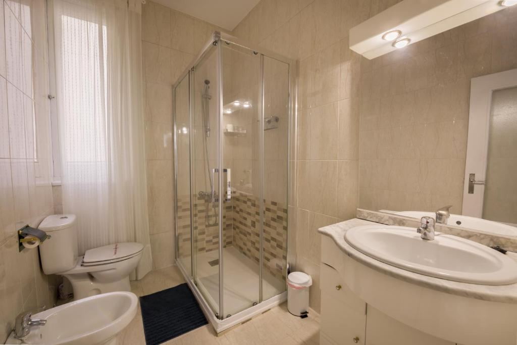 Hostal Valencia Madrid, Madrid – Updated 2023 Prices