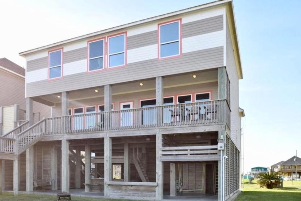 Το κτήριο όπου στεγάζεται  η παραθεριστική κατοικία