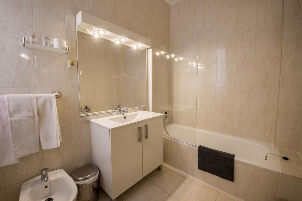 Hostal Valencia Madrid, Madrid – Updated 2023 Prices