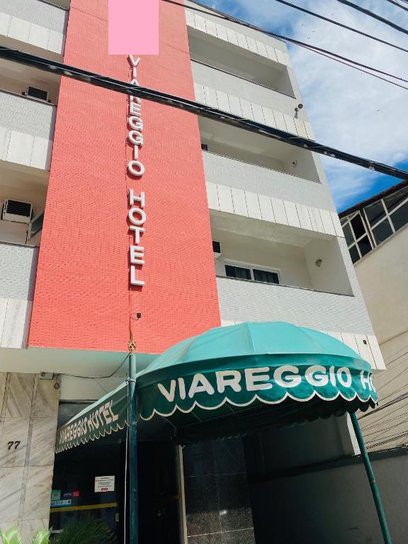 a sign on the front of a building at Viareggio H in Niterói