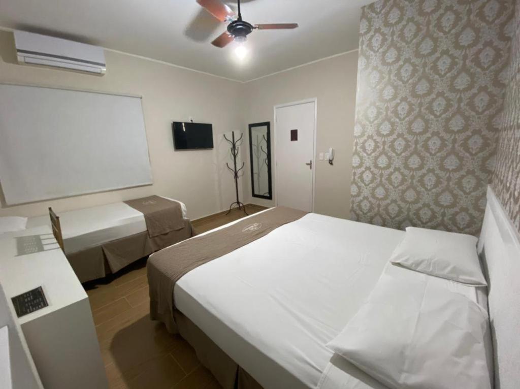  Hotel Colonial