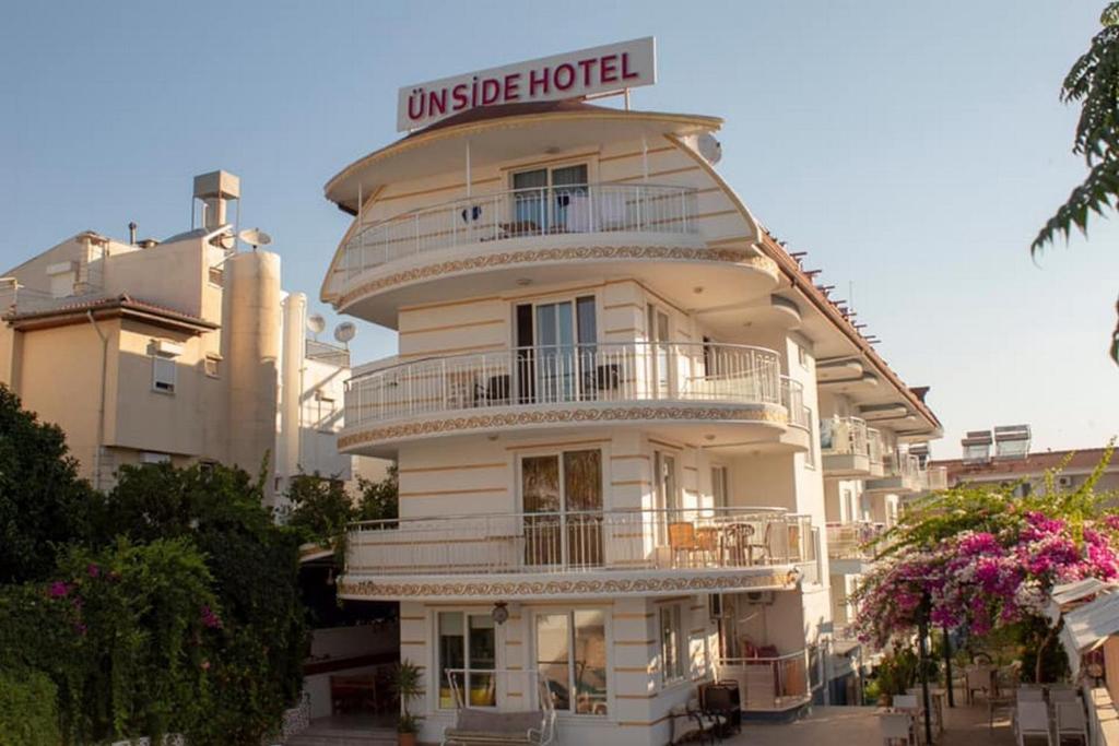Budova, kde se aparthotel nachází