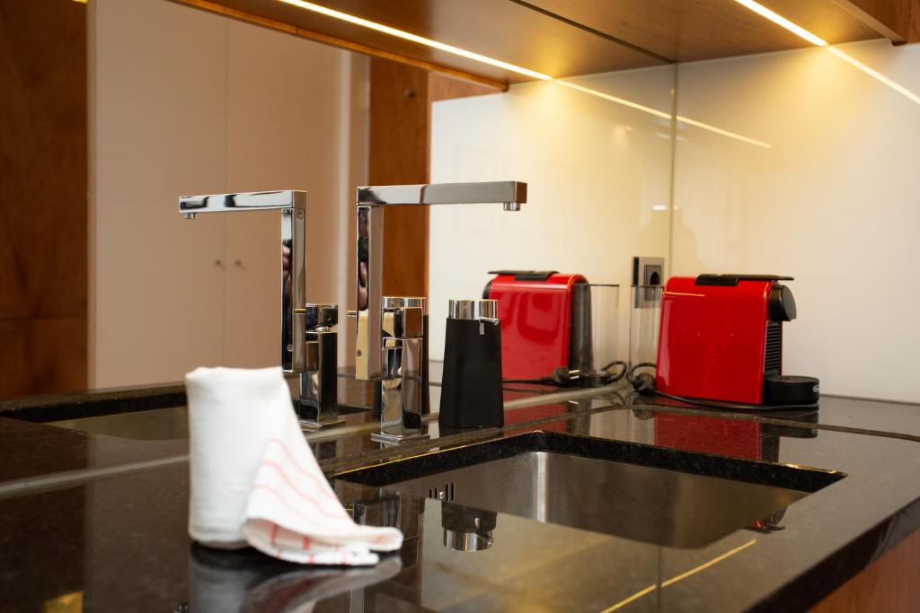 Kate Home's Trindade Apartments - Porto's City Centre - Studio Apartment