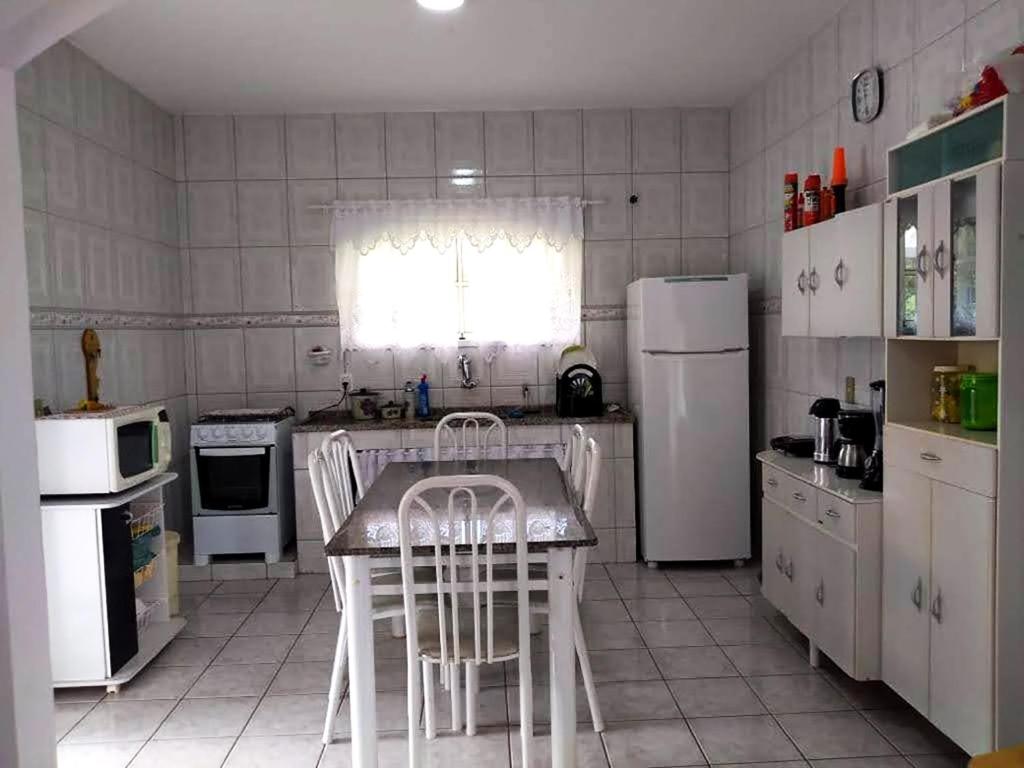  Casa com Wi-Fi e churrasqueira em Aldeia Velha RJ