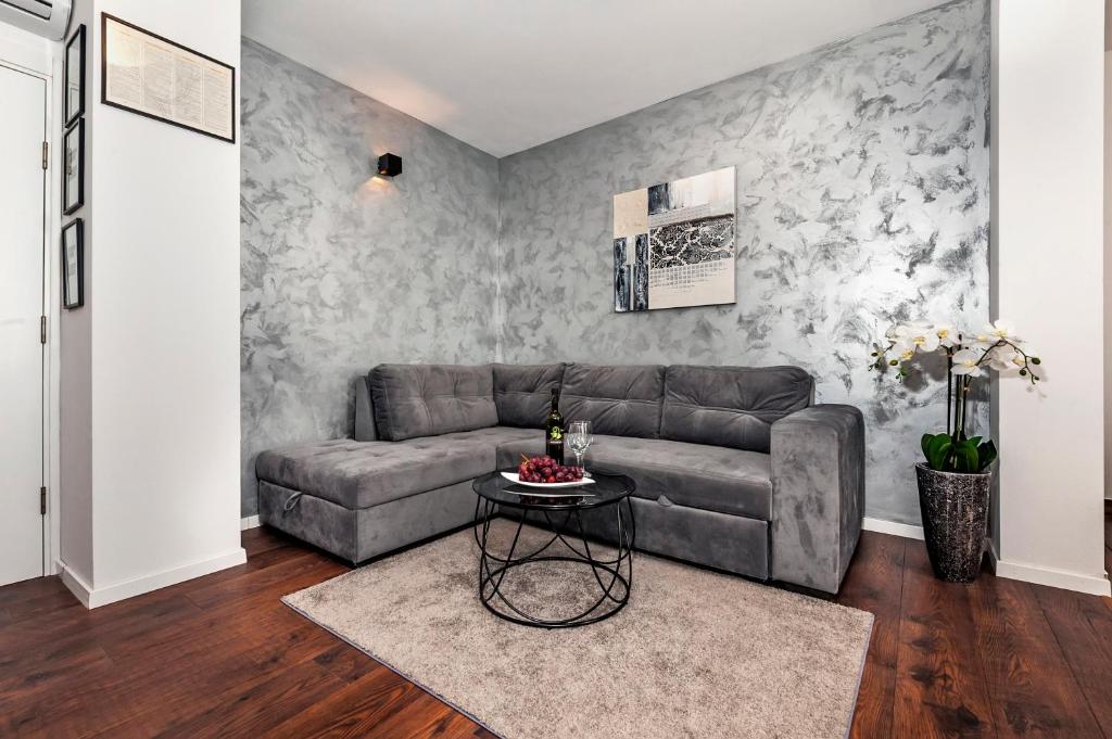 Deluxe Apartments A&A - 4