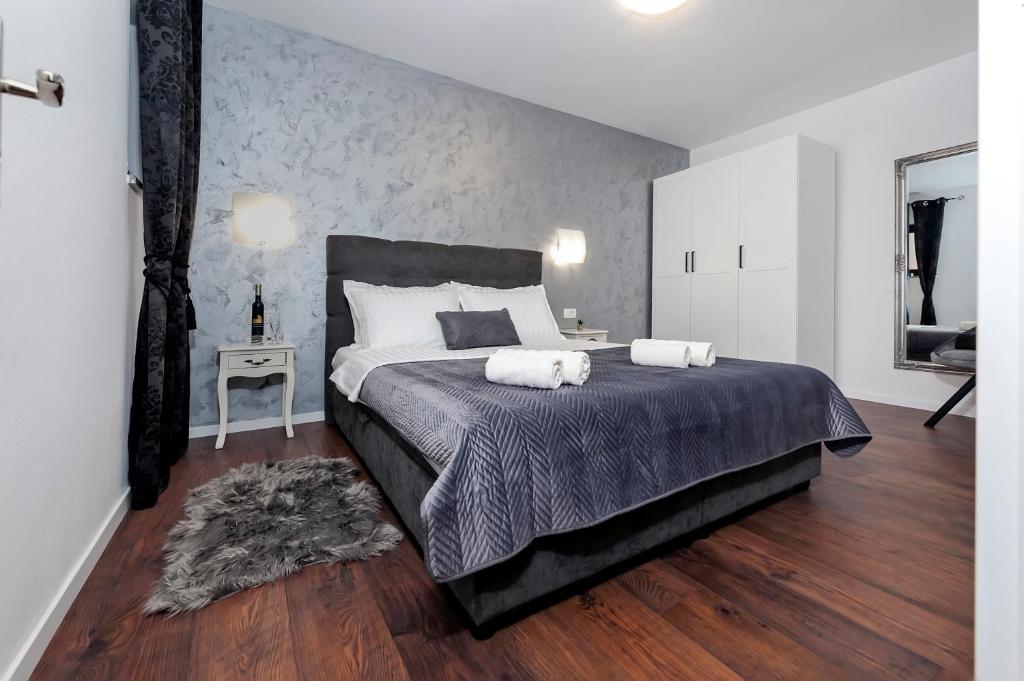 Deluxe Apartments A&A - 14