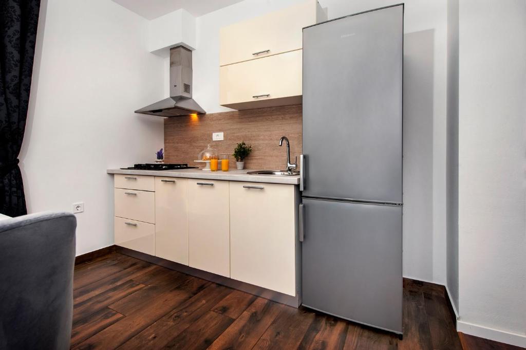 Deluxe Apartments A&A - 10