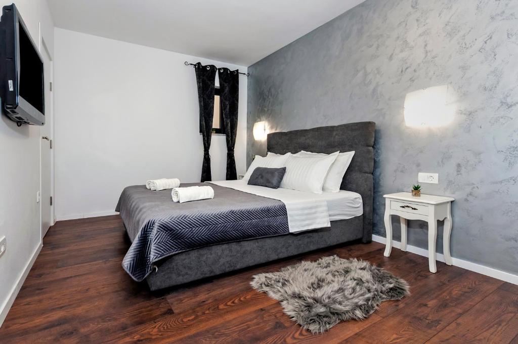 Deluxe Apartments A&A - 16