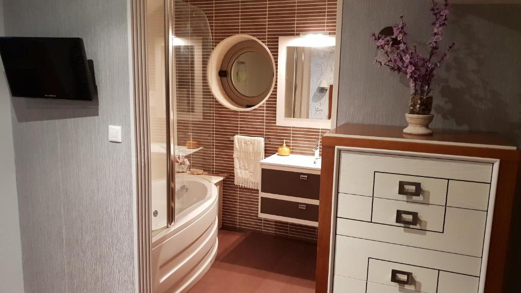 Jacuzzi Casa Lela O Pindo