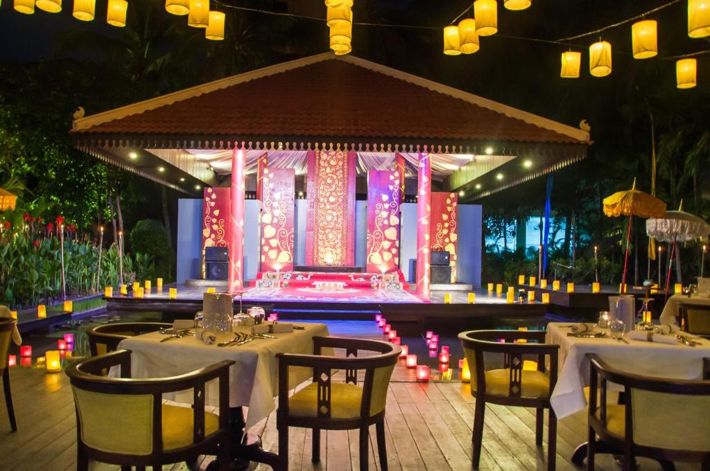 Restaurace v ubytování THE PRIVILEGE FLOOR by Borei Angkor