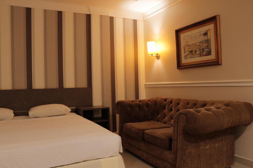  Atalanta Hotel