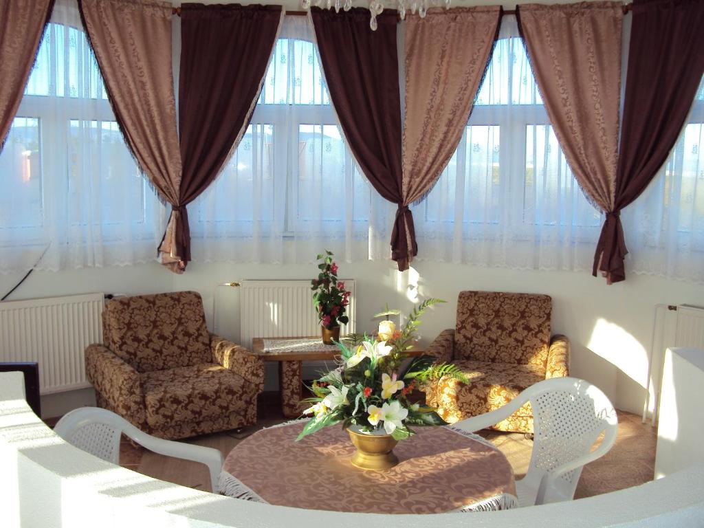 Pension Velický Zámocek - Resim 30