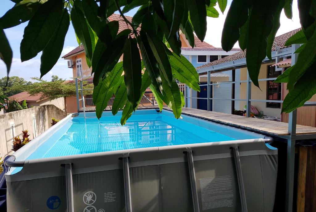 Bazén v ubytování Tiny House B&B nebo v jeho okolí
