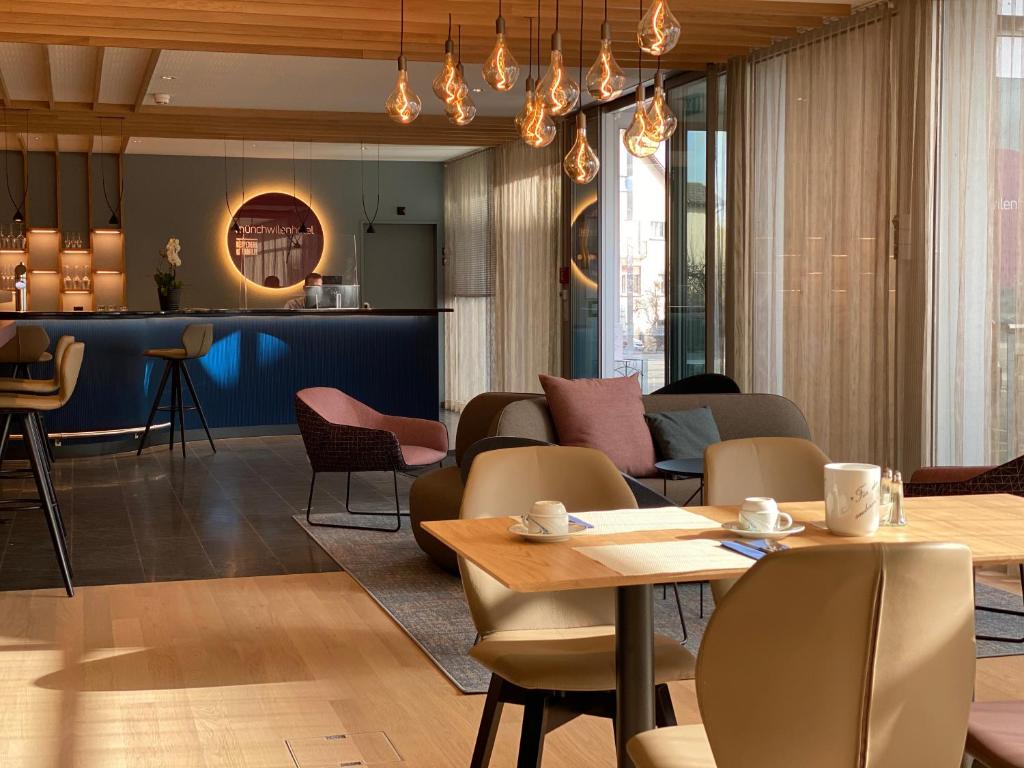 Posezení v ubytování Hotel Münchwilen