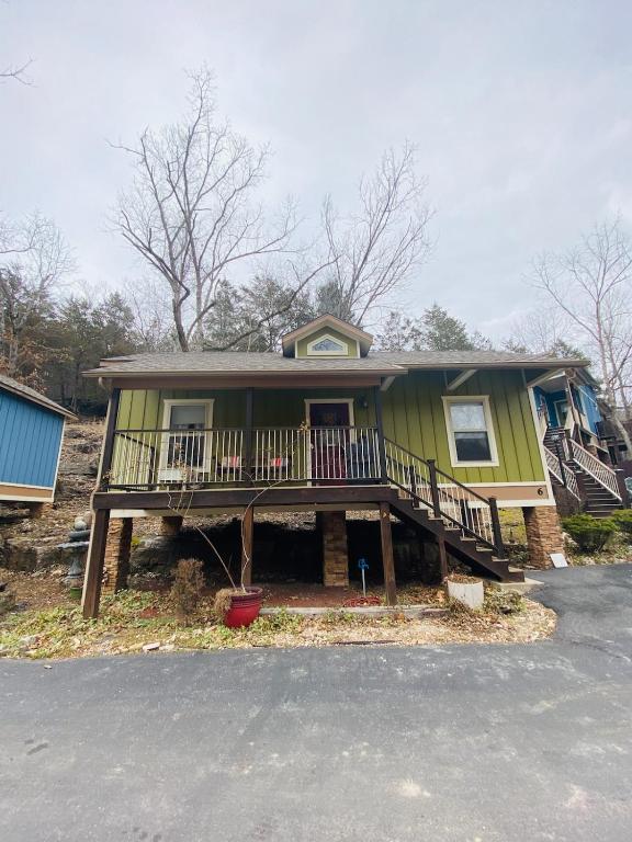 All Seasons Treehouse Village - Glennbrook Treehouse6