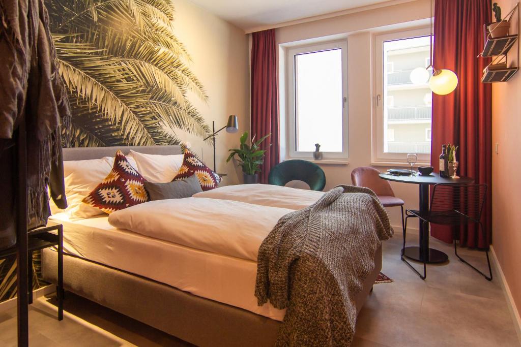 Astoria Apartments - One-Bedroom Apartment