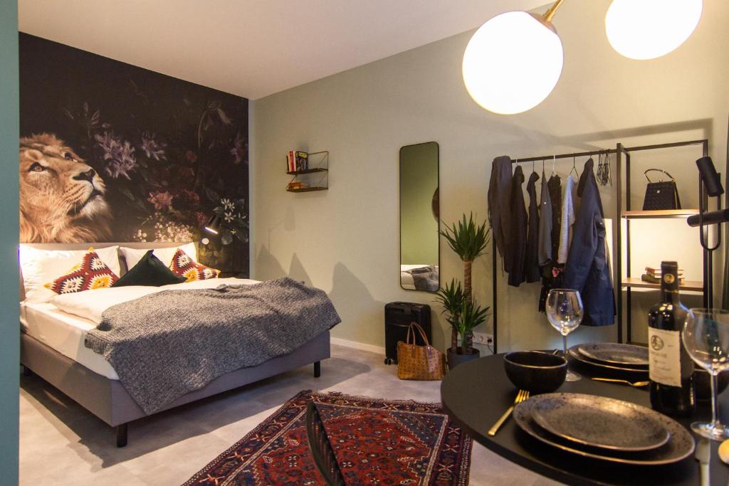 Astoria Apartments - One-Bedroom Apartment