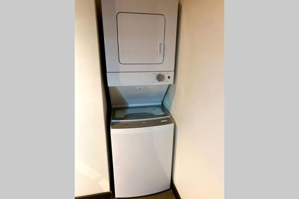 3E-Spacious 2 bedroom in Oakland, sleeps 8 photo