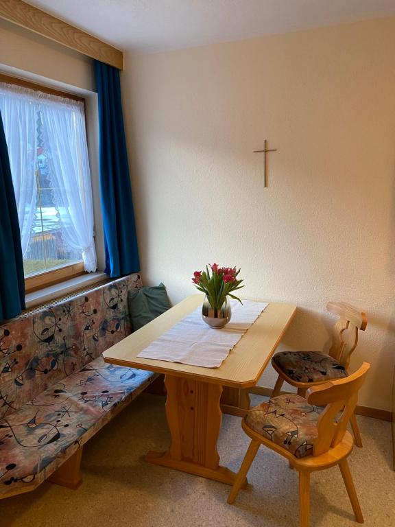 Posezení v ubytování Aparts Handle und Haus Bergblick