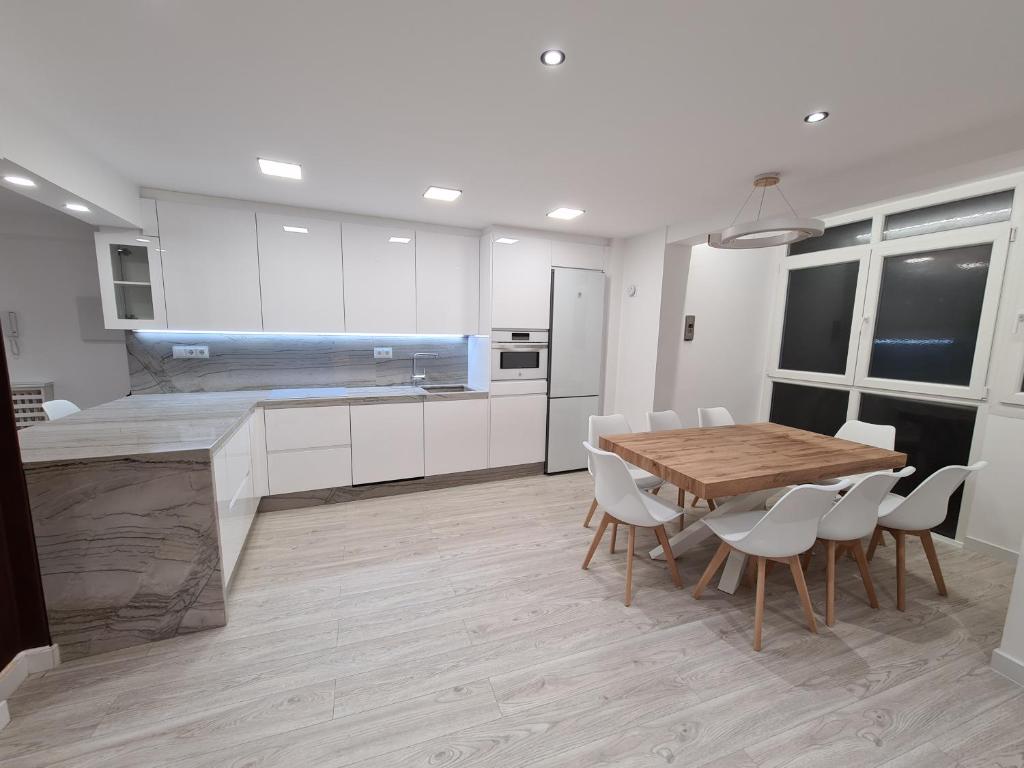 Kuchyň nebo kuchyňský kout v ubytování 104A Apartamento para 8 personas