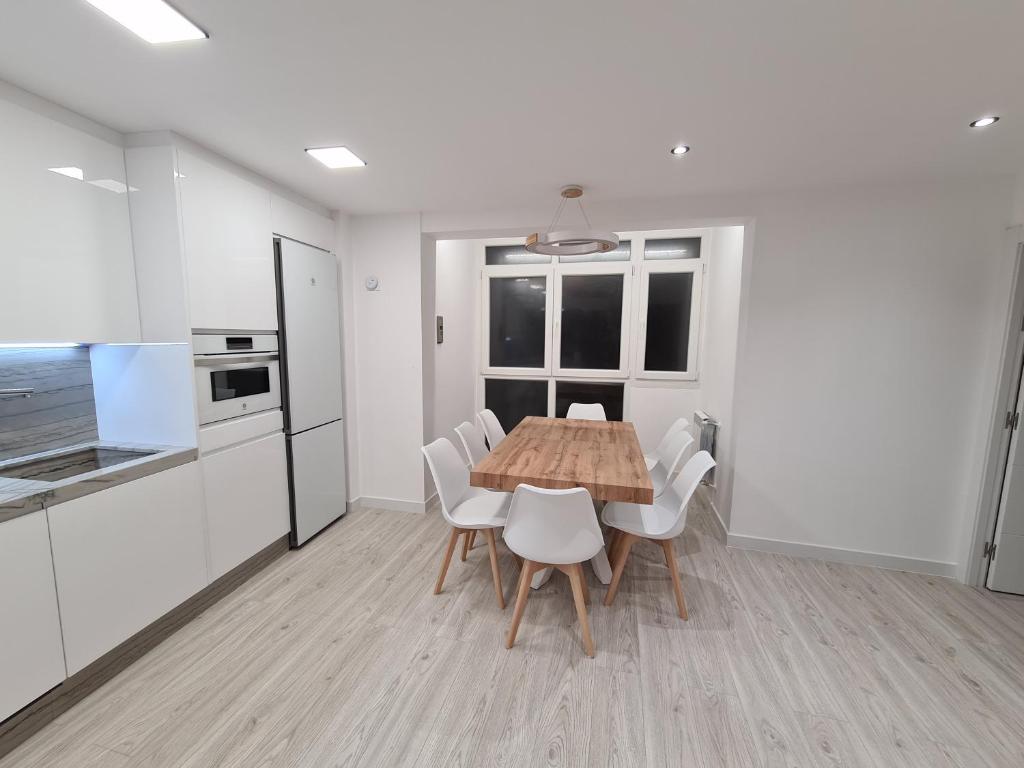Kuchyň nebo kuchyňský kout v ubytování 104A Apartamento para 8 personas