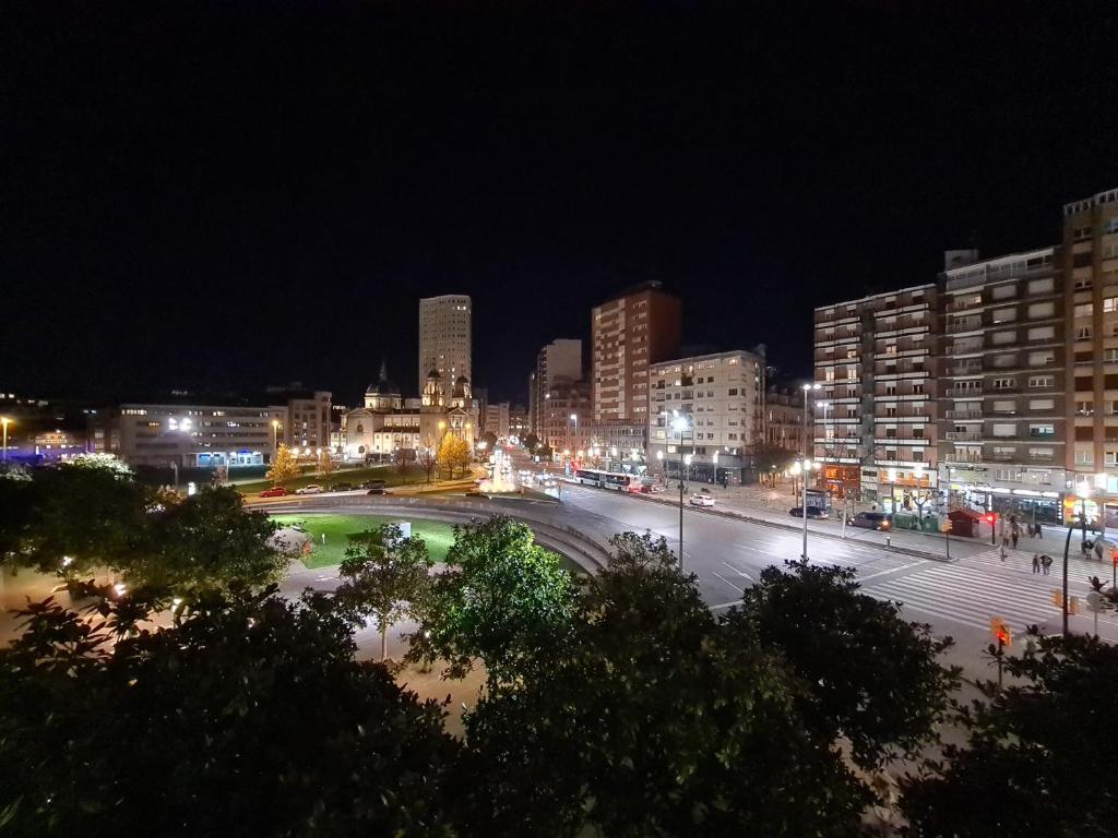 Nespecifikovaný výhled na destinaci Gijón nebo výhled na město při pohledu z apartmánu