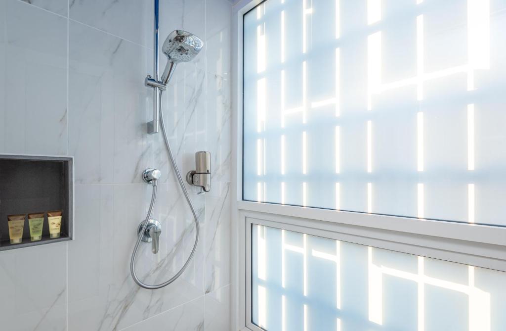 
Grand Deluxe Garden View Twin Room
