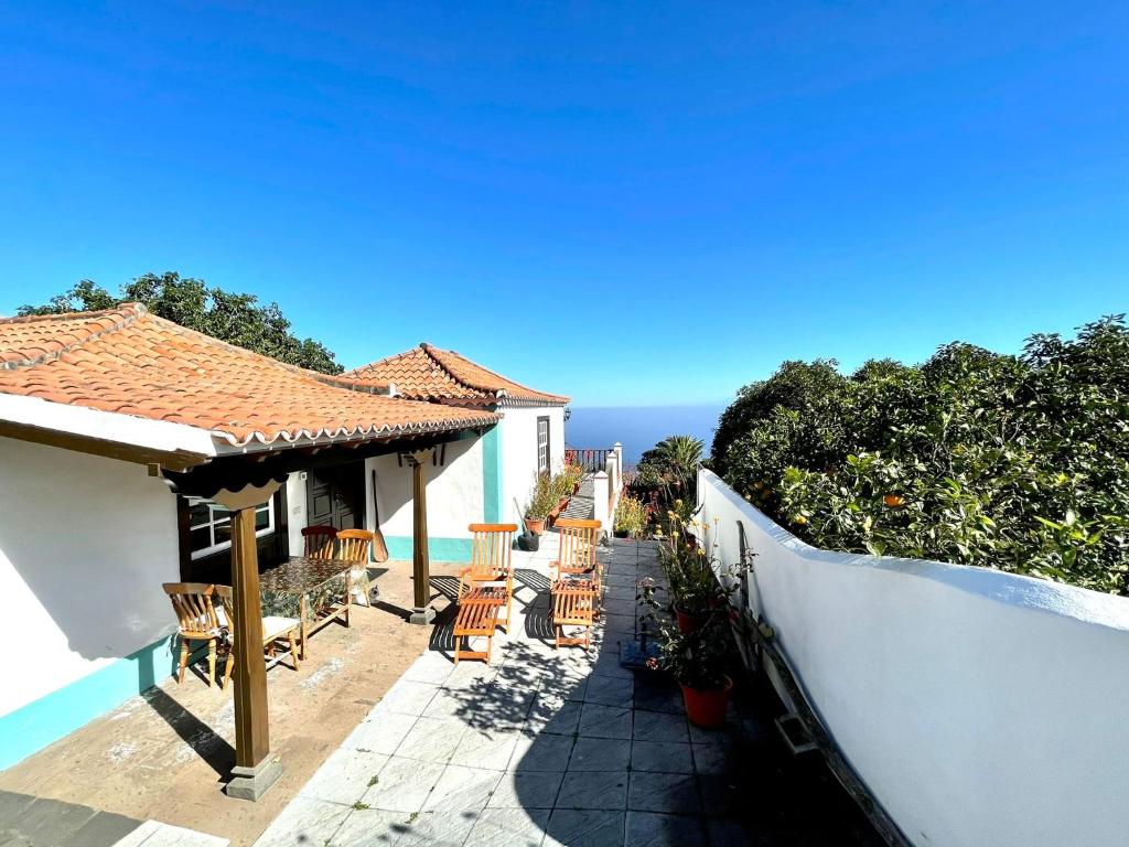 Casa rural con vistas al mar, WiFi y terraza en La Palma